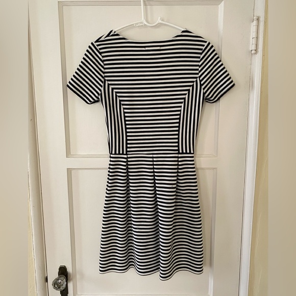Madewell 1937 Black & White Striped Fit and Flare Dress, size 2 - Picture 2 of 4